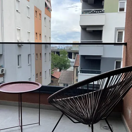 Apartment Premium Leks *