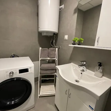 Apartment Premium Leks *