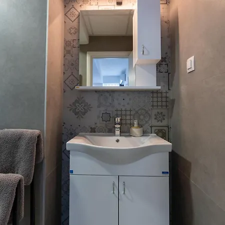 Apartment Premium Leks *